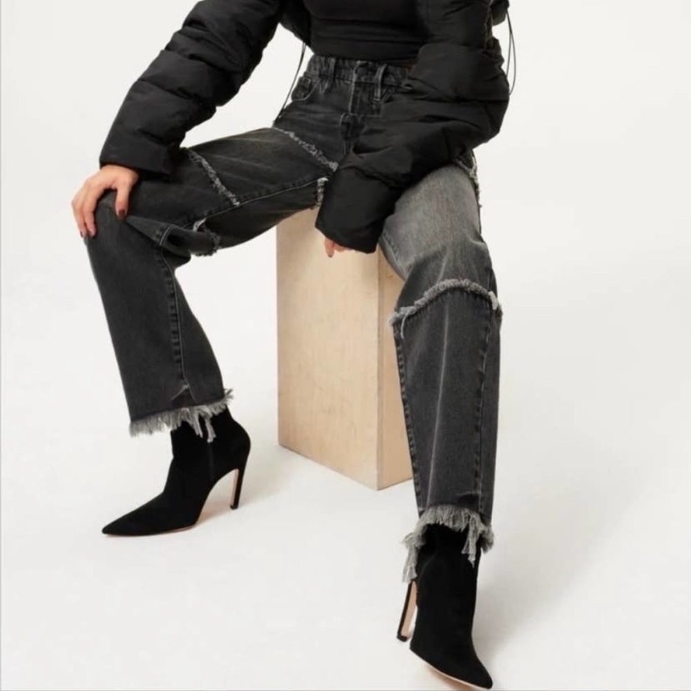 Good American 90s High Rise Frayed Seam Straight Leg Jeans